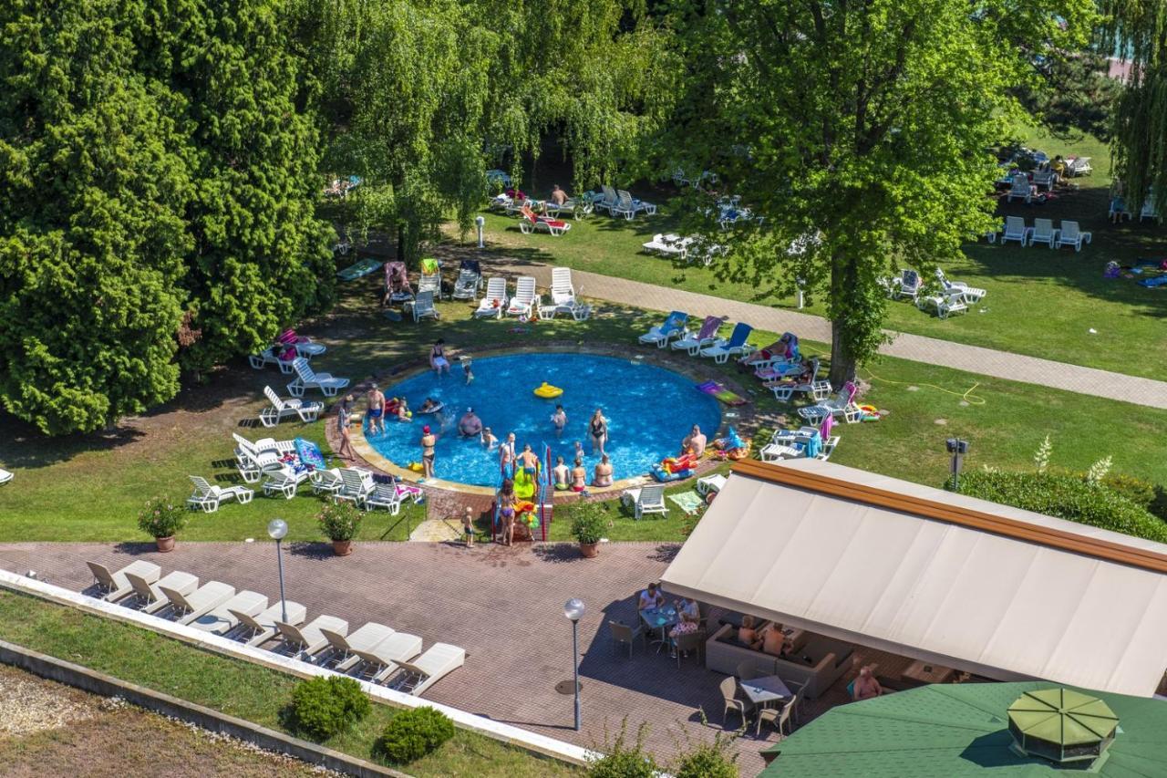 Hotel Club Tihany Bagian luar foto