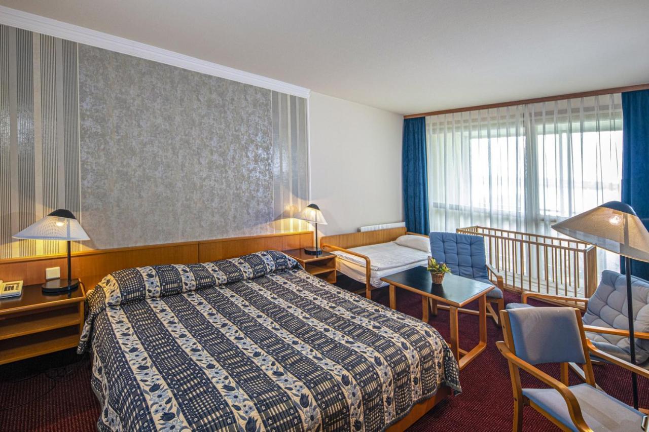 Hotel Club Tihany Bagian luar foto