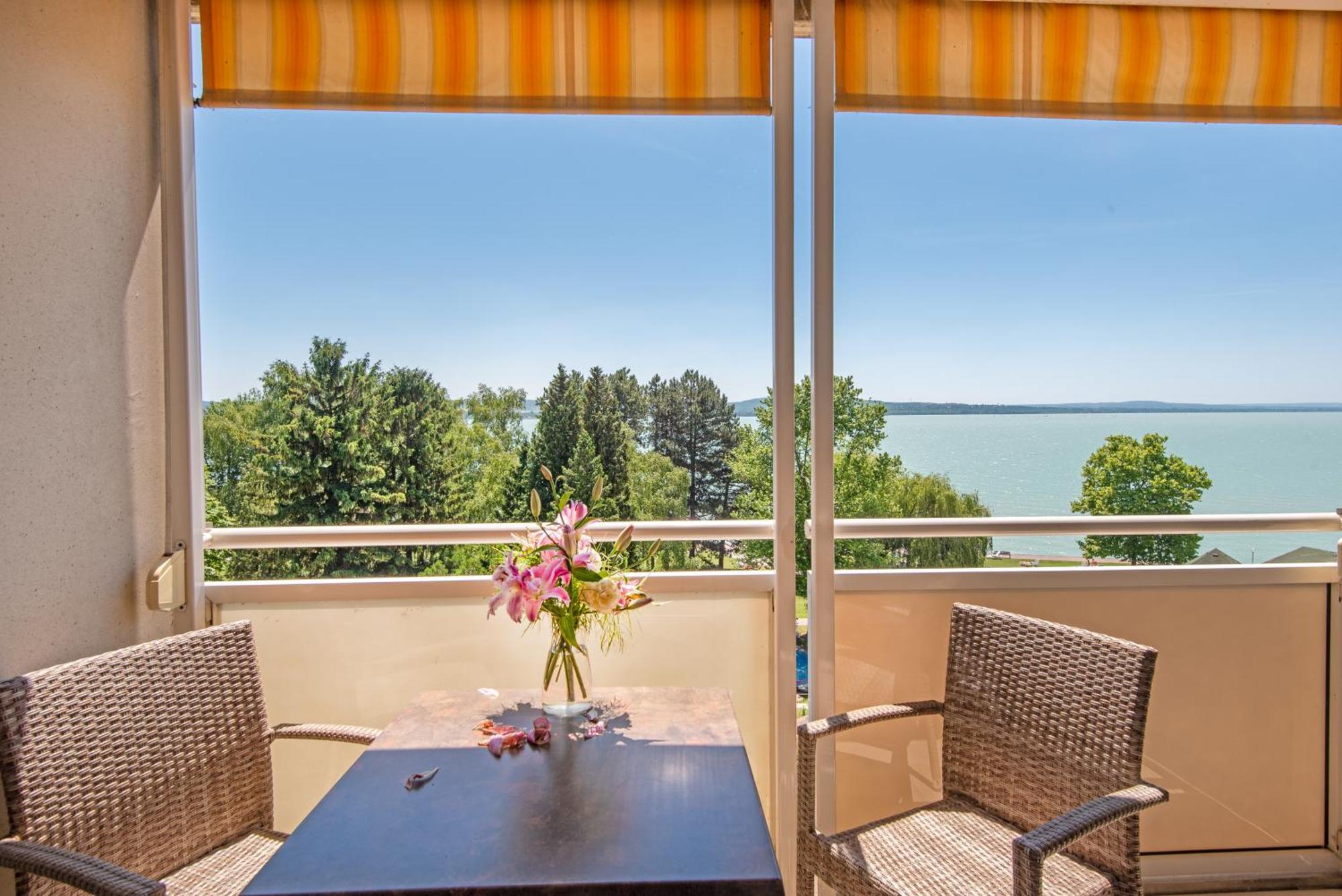 Hotel Club Tihany Bagian luar foto