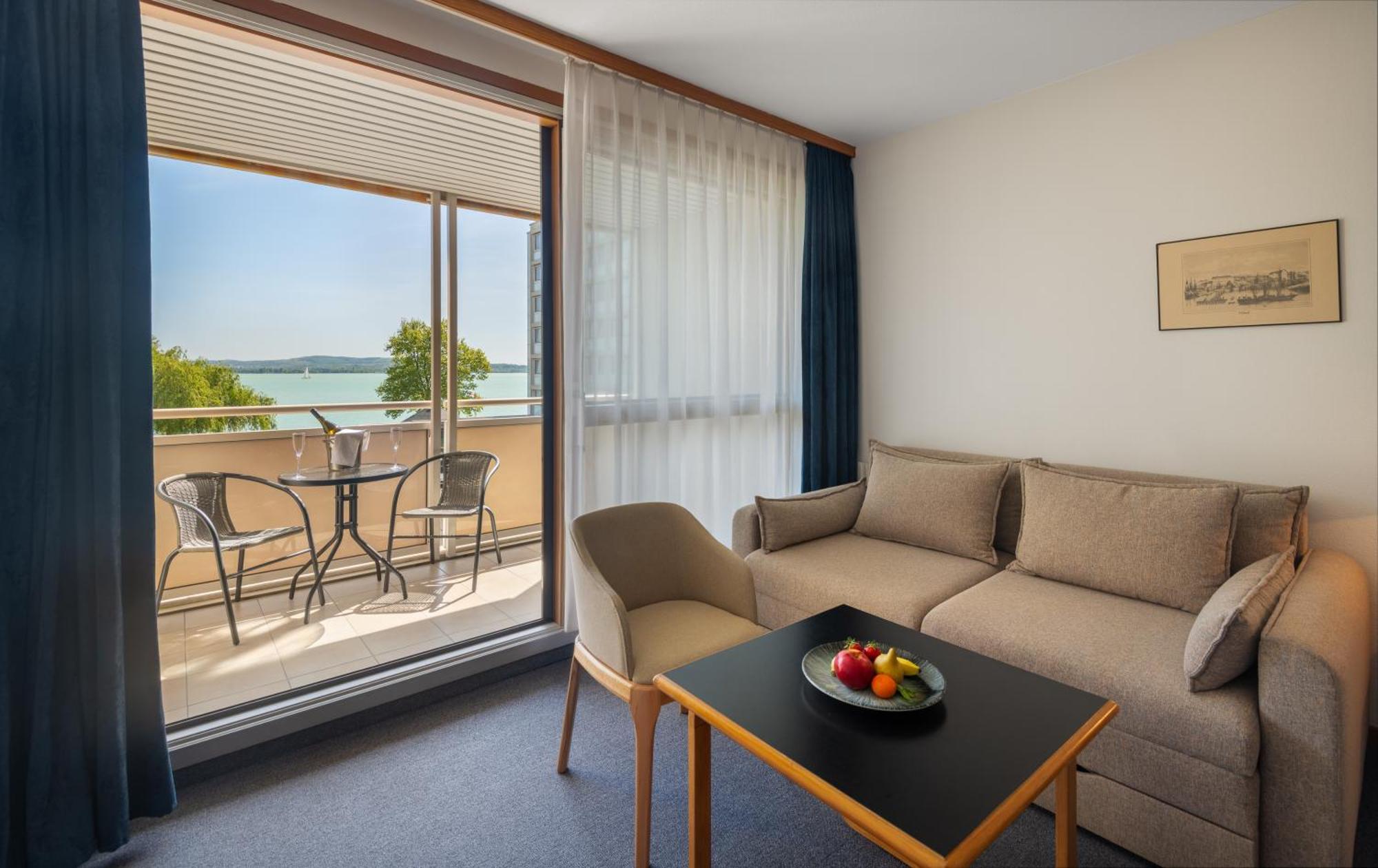 Hotel Club Tihany Bagian luar foto