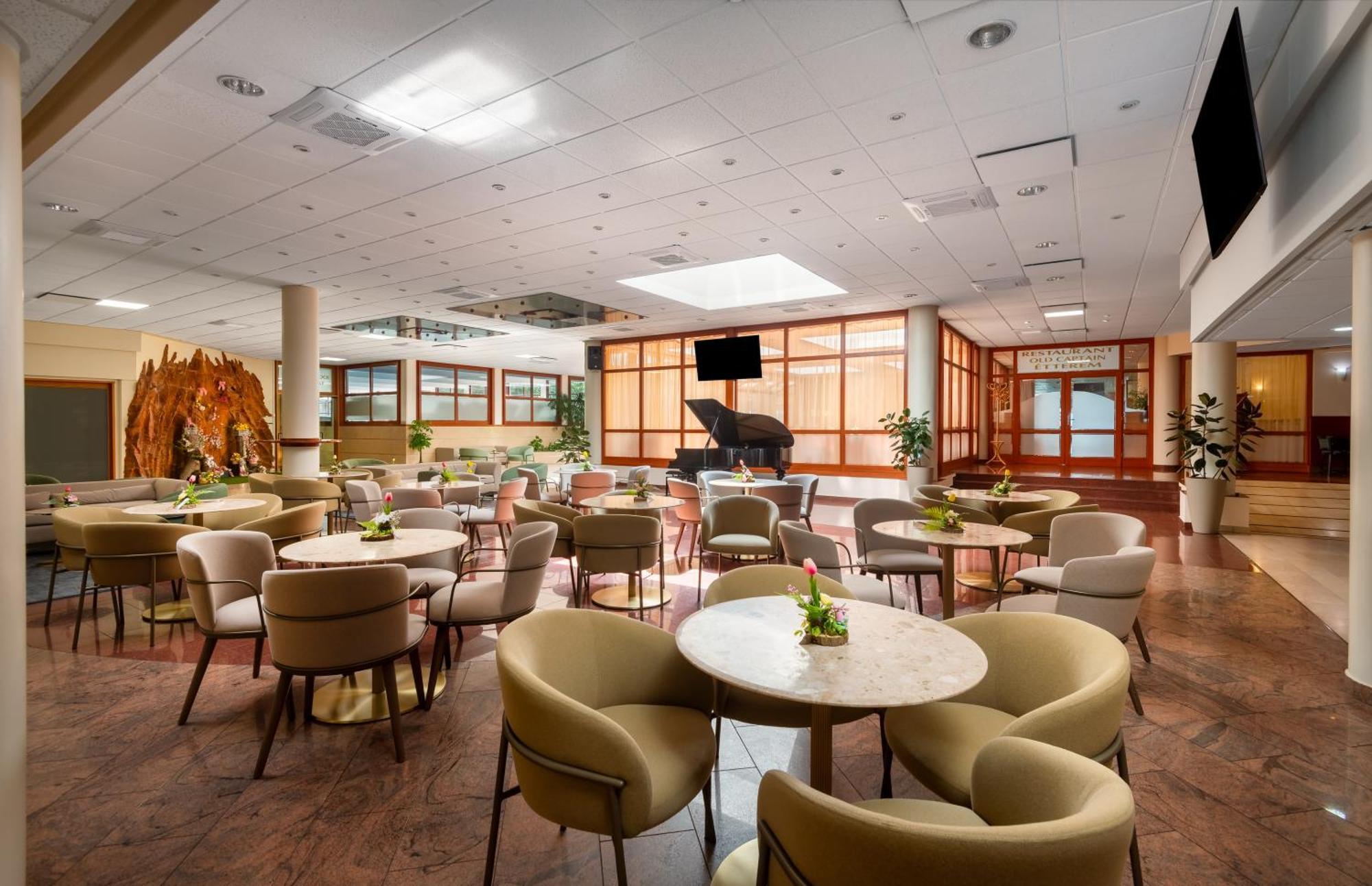Hotel Club Tihany Bagian luar foto