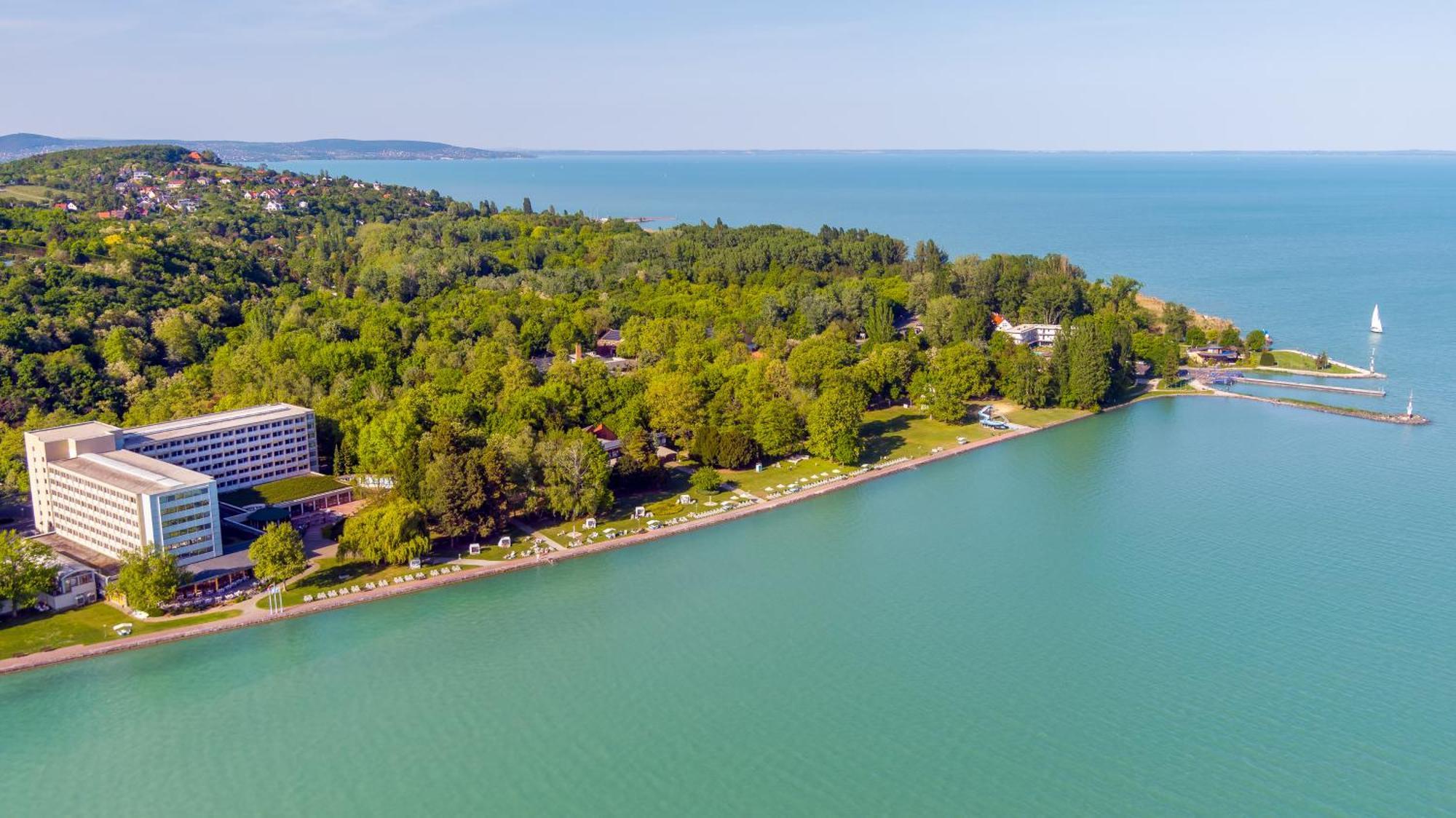Hotel Club Tihany Bagian luar foto