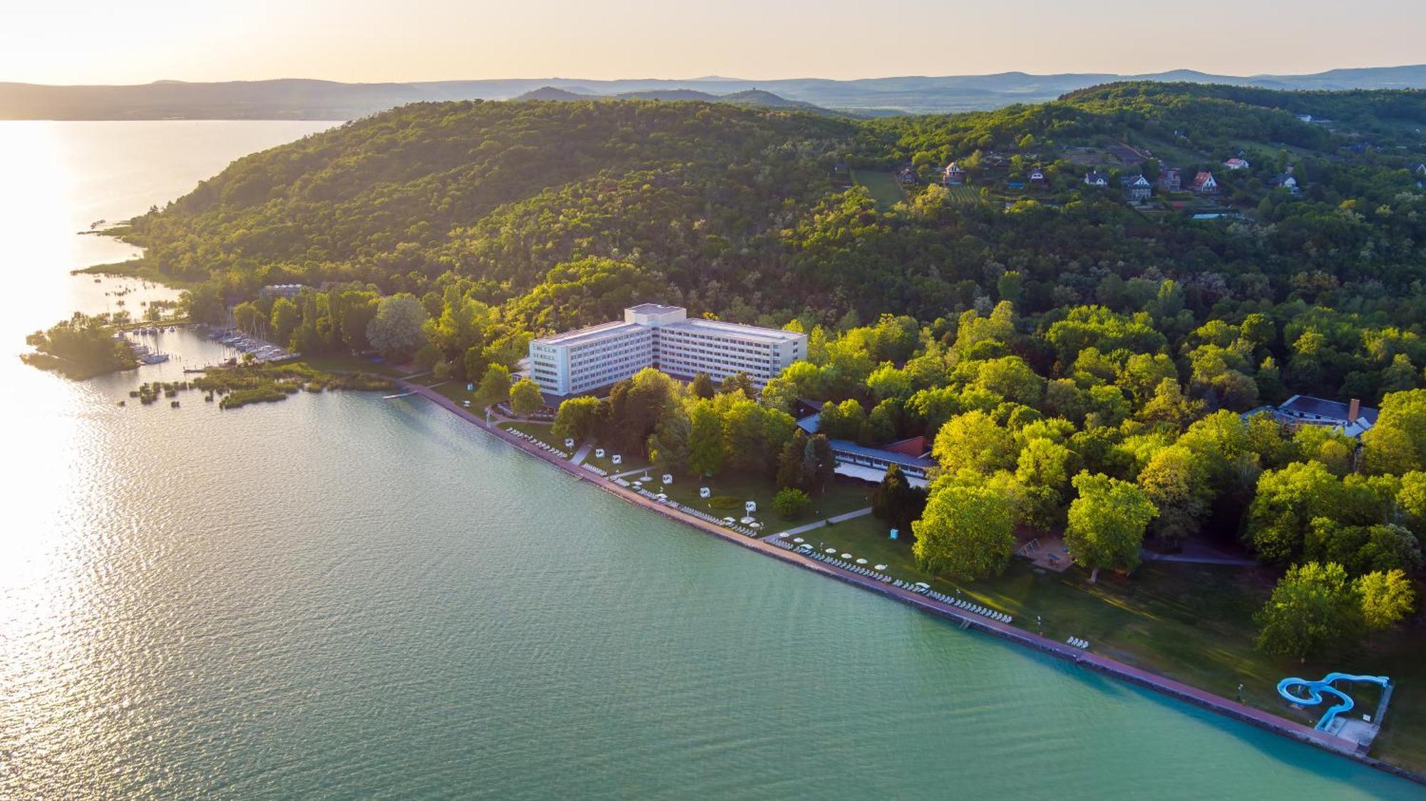 Hotel Club Tihany Bagian luar foto