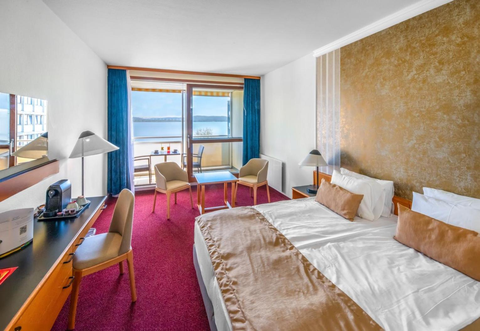 Hotel Club Tihany Bagian luar foto