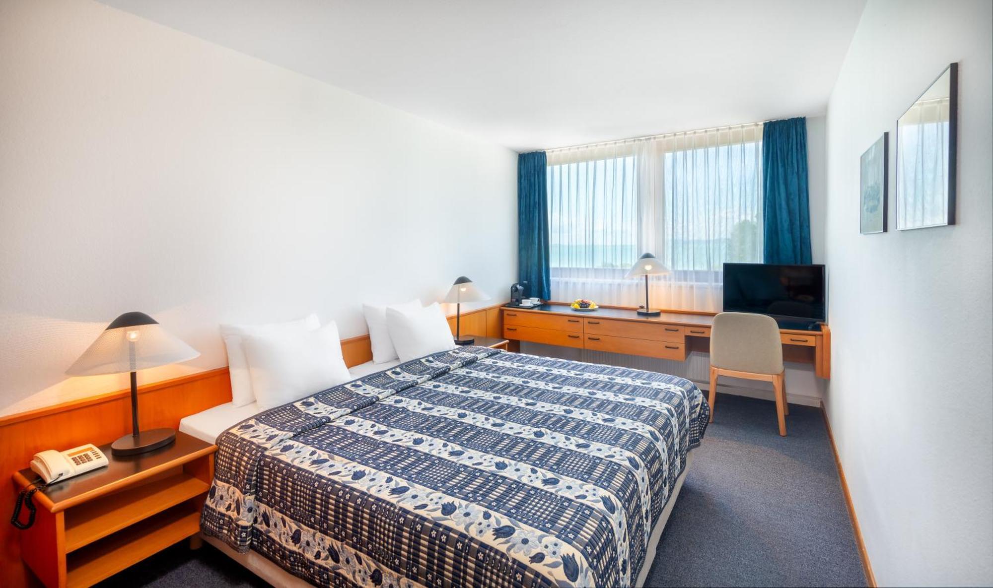 Hotel Club Tihany Bagian luar foto