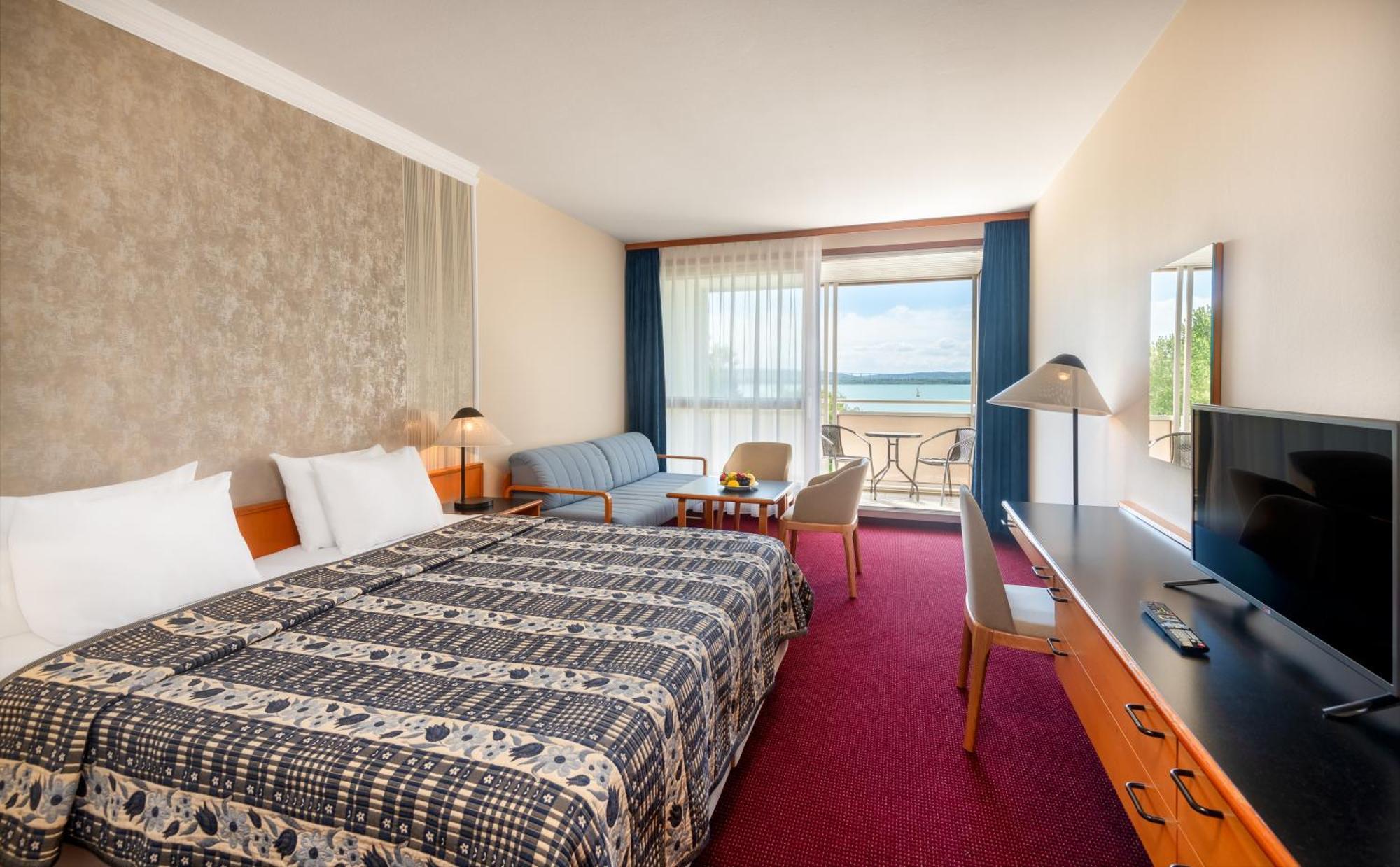 Hotel Club Tihany Bagian luar foto
