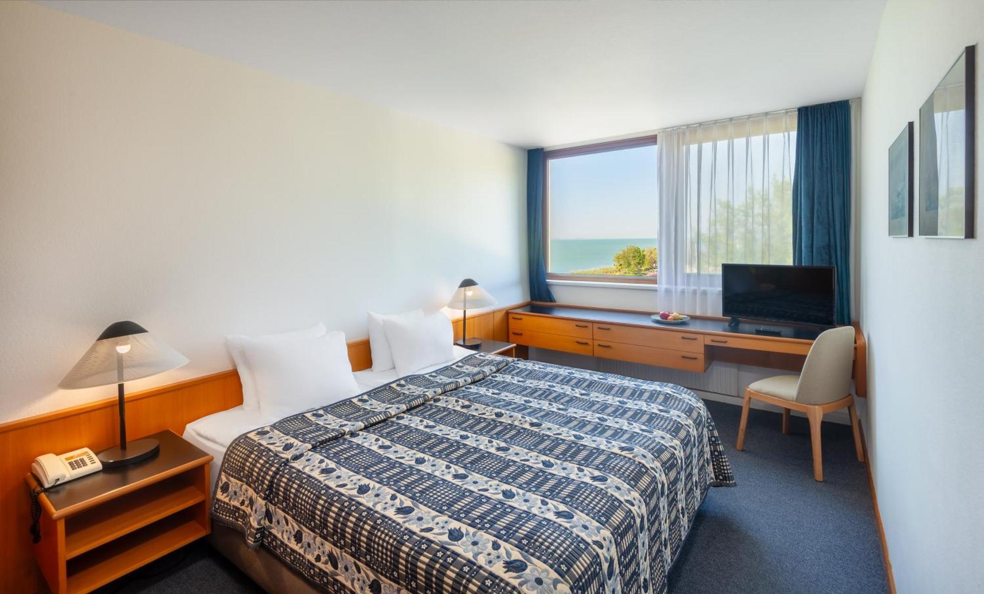 Hotel Club Tihany Bagian luar foto