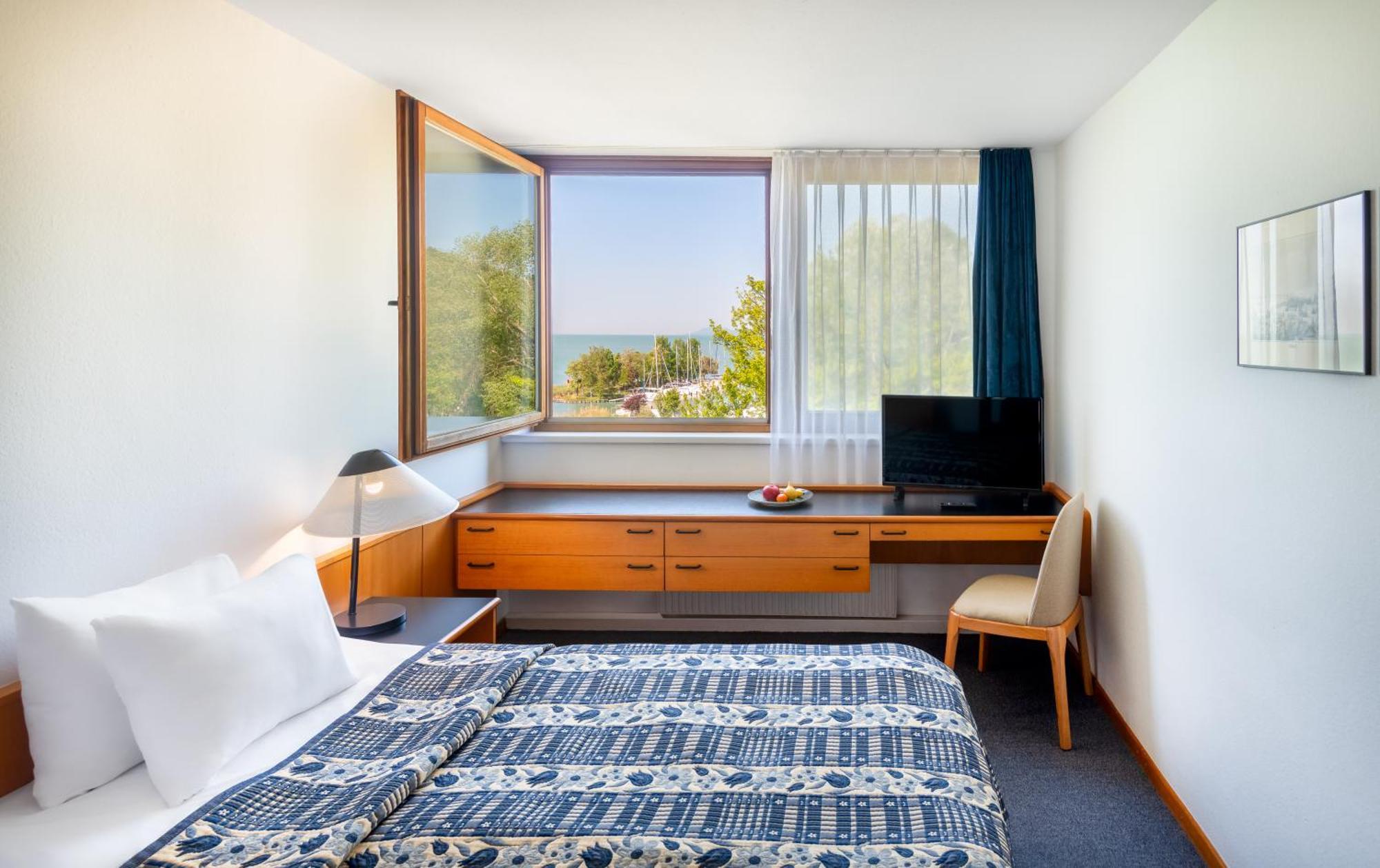 Hotel Club Tihany Bagian luar foto